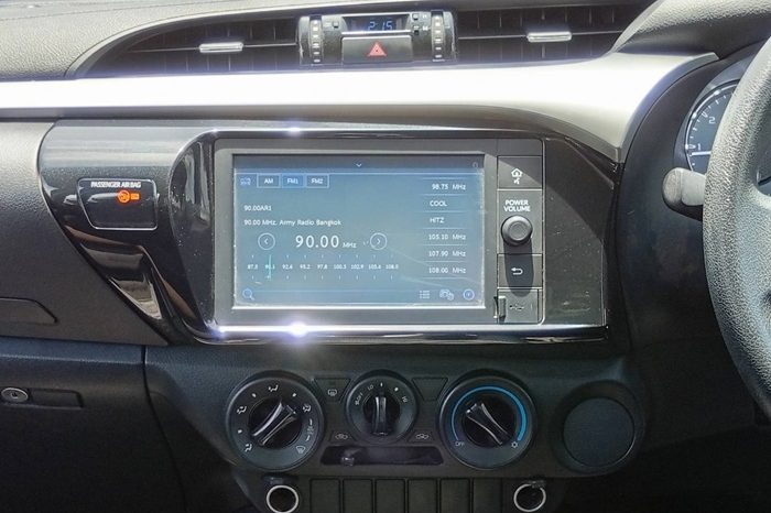 REVO PRE 2020 2.4E AT SMART CAB WHITE  2049 full