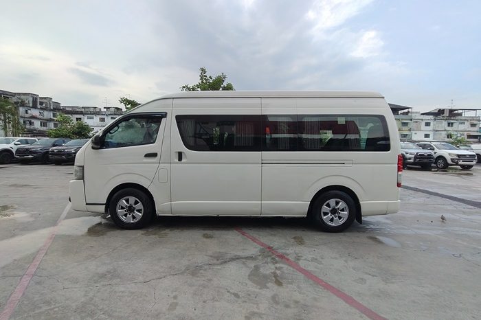 TOYOTA 2WD 2018 2.7 MT COMMUTER WHITE  1660 full