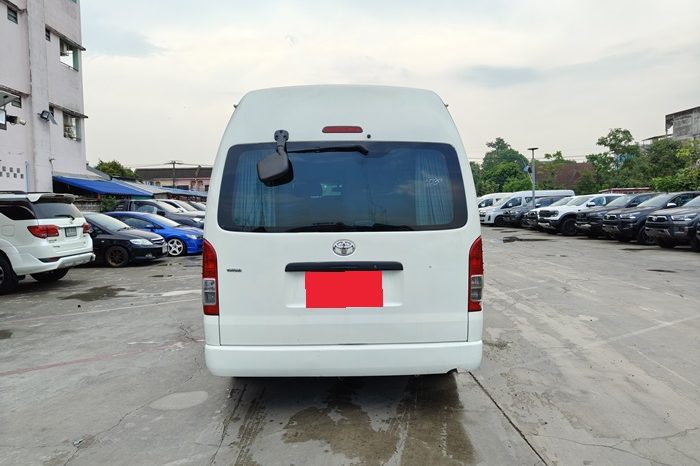 TOYOTA 2WD 2018 2.7 MT COMMUTER WHITE  1660 full