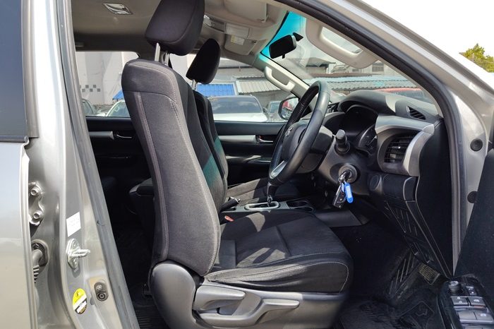 REVO PRE 2020 2.4E AT DOUBLE CAB SILVER  2293 full