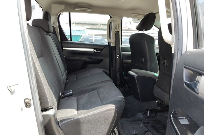 REVO PRE 2020 2.4E AT DOUBLE CAB SILVER  2293 full