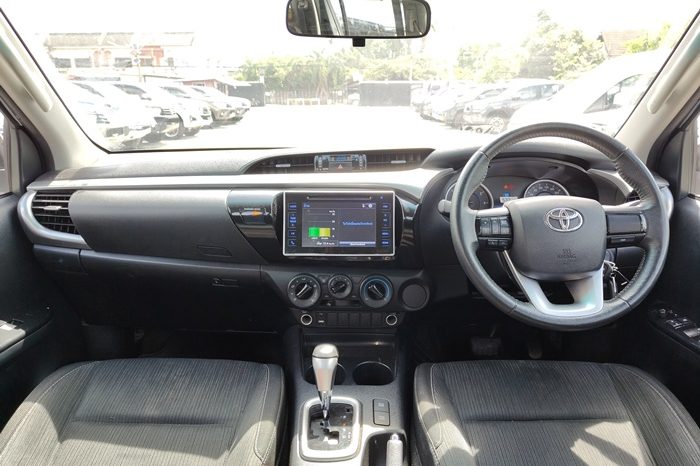 REVO PRE 2020 2.4E AT DOUBLE CAB SILVER  2293 full