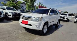 TOYOTA 4WD 2011 3.0V AT FORTUNER WHITE  1948