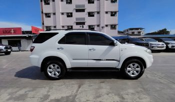 TOYOTA 4WD 2011 3.0V AT FORTUNER WHITE  1948 full