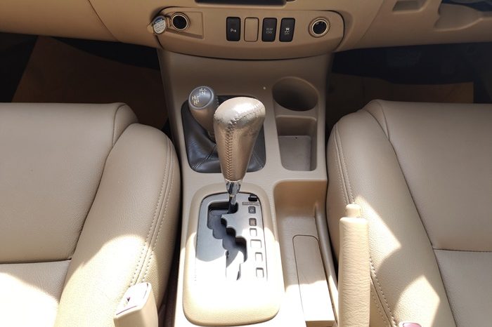 TOYOTA 4WD 2011 3.0V AT FORTUNER WHITE  1948 full