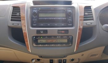 TOYOTA 4WD 2011 3.0V AT FORTUNER WHITE  1948 full
