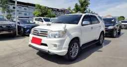 TOYOTA 4WD 2011 3.0V AT FORTUNER WHITE  5211