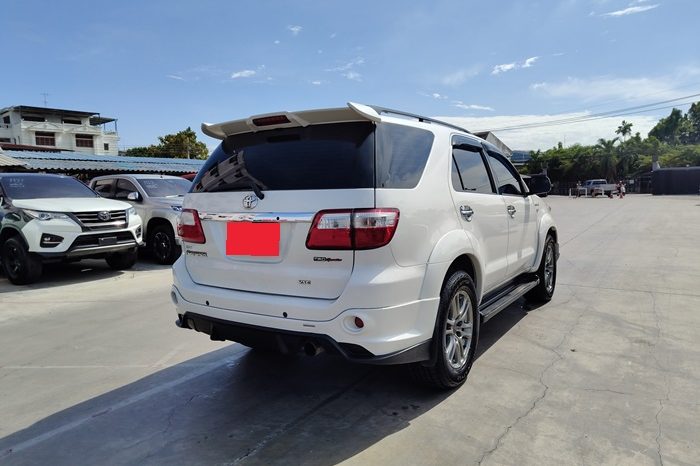 TOYOTA 4WD 2011 3.0V AT FORTUNER WHITE  5211 full