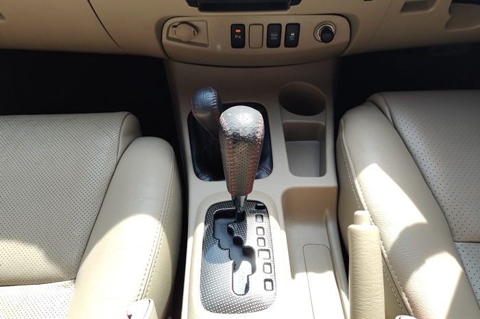 TOYOTA 4WD 2011 3.0V AT FORTUNER WHITE  5211 full