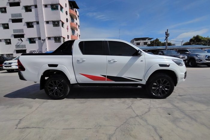 GR 4WD 2023 2.8G AT DOUBLE CAB WHITE  8619 full