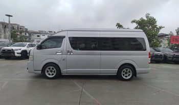 TOYOTA 2WD 2016 3.0 MT COMMUTER SILVER  5549 full