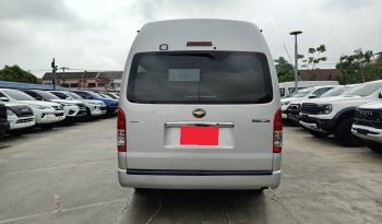 TOYOTA 2WD 2016 3.0 MT COMMUTER SILVER  5549 full