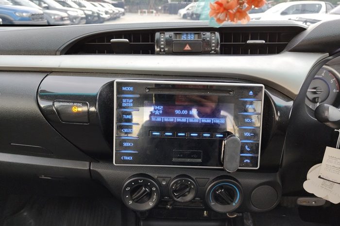 REVO 2WD 2016 2.4E AT DOUBLE CAB WHITE  4197 full