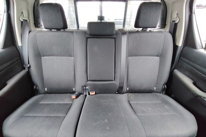 REVO 2WD 2019 2.4J AT DOUBLE CAB SILVER  6670 full