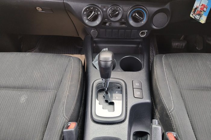 REVO 2WD 2019 2.4J AT DOUBLE CAB SILVER  6670 full