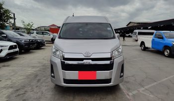 TOYOTA 2020 2WD 2.8 MT COMMUTER SILVER  9916 full