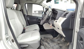 TOYOTA 2020 2WD 2.8 MT COMMUTER SILVER  9916 full