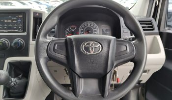 TOYOTA 2020 2WD 2.8 MT COMMUTER SILVER  9916 full