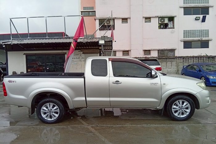 VIGO 2WD 2010 2.7G AT SMART CAB SILVER  1874 full