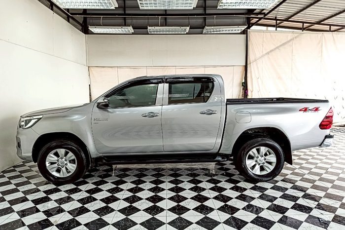 REVO 4WD 2020 2.8G MT DOUBLE CAB SILVER  2261 full