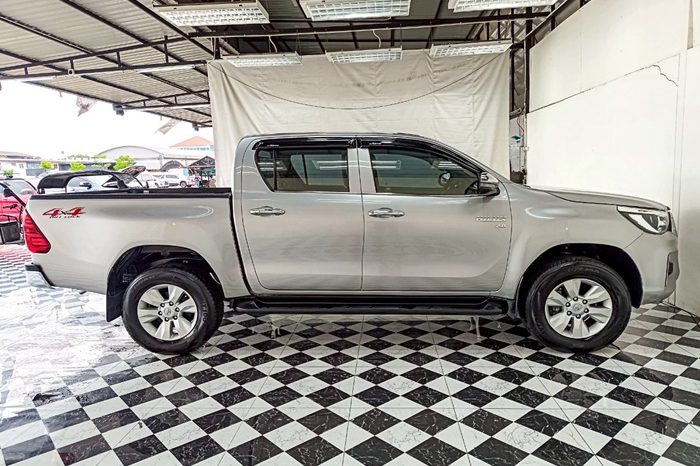 REVO 4WD 2020 2.8G MT DOUBLE CAB SILVER  2261 full