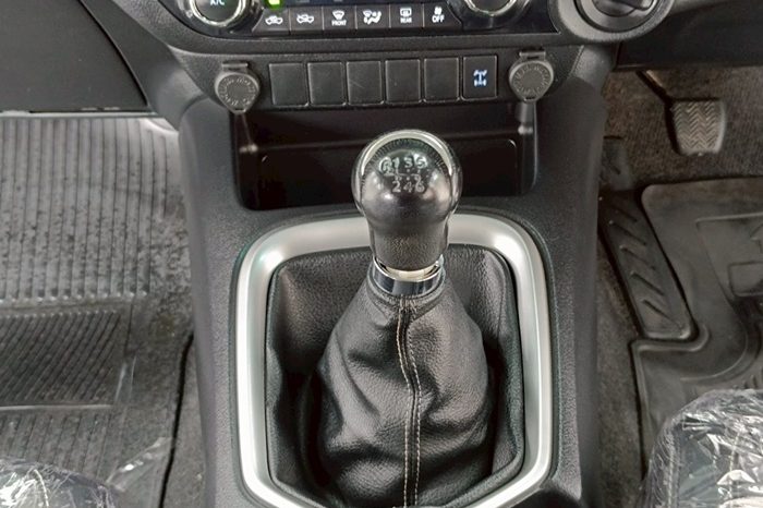 REVO 4WD 2020 2.8G MT DOUBLE CAB SILVER  2261 full