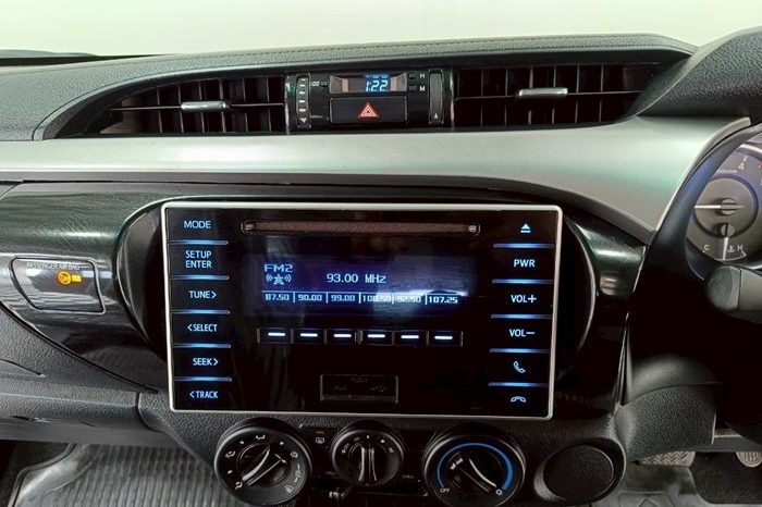 REVO PRE 2020 2.4E AT SMART CAB SLIVER  2963 full