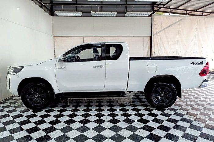 REVO 4WD 2021 2.4E MT SMART CAB WHITE  3416 full