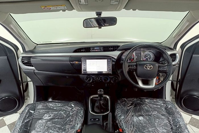 REVO 4WD 2021 2.4E MT SMART CAB WHITE  3416 full