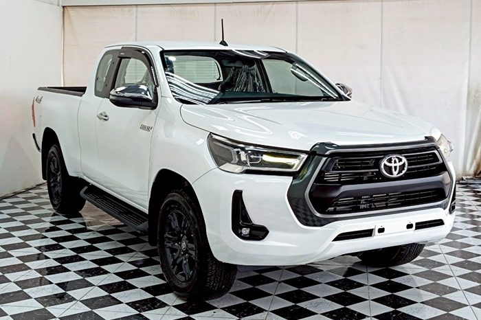 REVO 4WD 2021 2.4E MT SMART CAB WHITE  3416 full