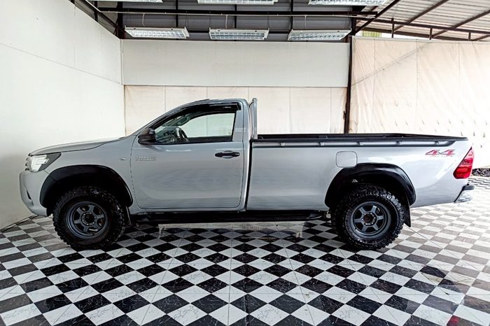 REVO 4WD 2018 2.8J MT STANDARD SILVER  3987 full