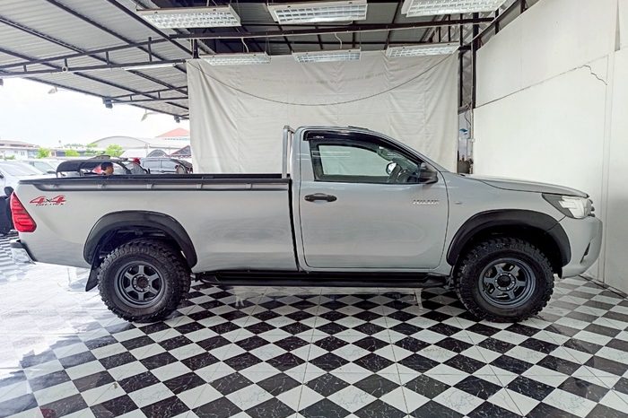 REVO 4WD 2018 2.8J MT STANDARD SILVER  3987 full