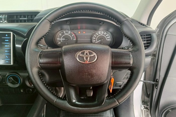 REVO 4WD 2018 2.8J MT STANDARD SILVER  3987 full