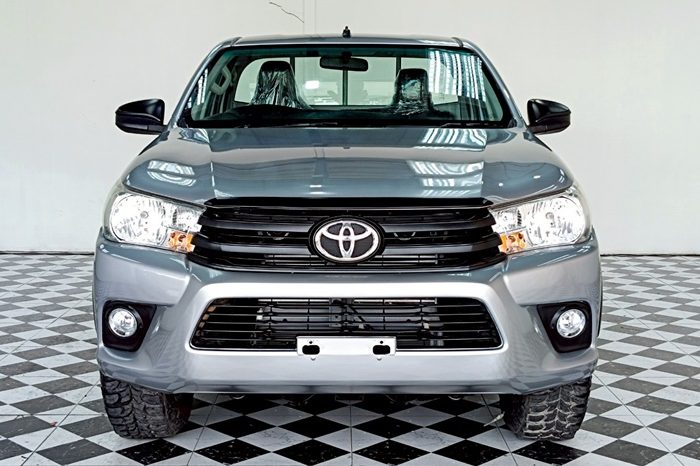REVO 4WD 2018 2.8J MT STANDARD SILVER  3987 full