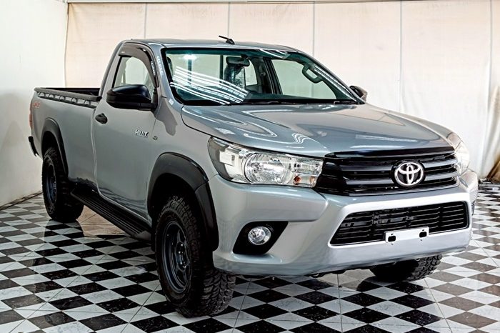 REVO 4WD 2018 2.8J MT STANDARD SILVER  3987 full