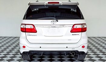 TOYOTA 4WD 2011 3.0V AT FORTUNER WHITE  5211 full