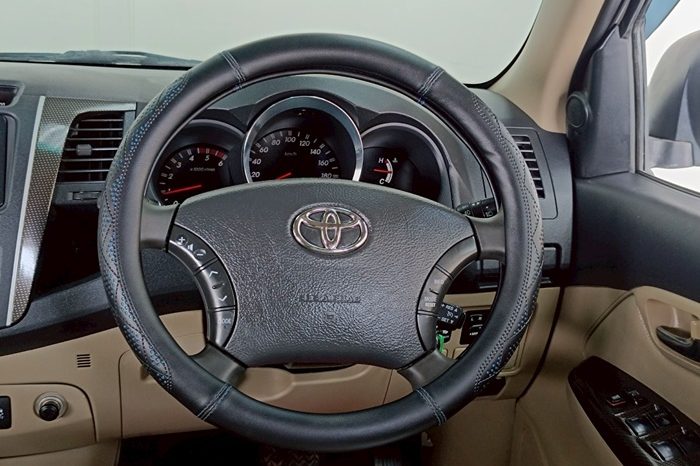 TOYOTA 4WD 2011 3.0V AT FORTUNER WHITE  5211 full