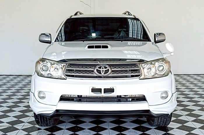 TOYOTA 4WD 2011 3.0V AT FORTUNER WHITE  5211 full