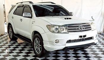 TOYOTA 4WD 2011 3.0V AT FORTUNER WHITE  5211 full