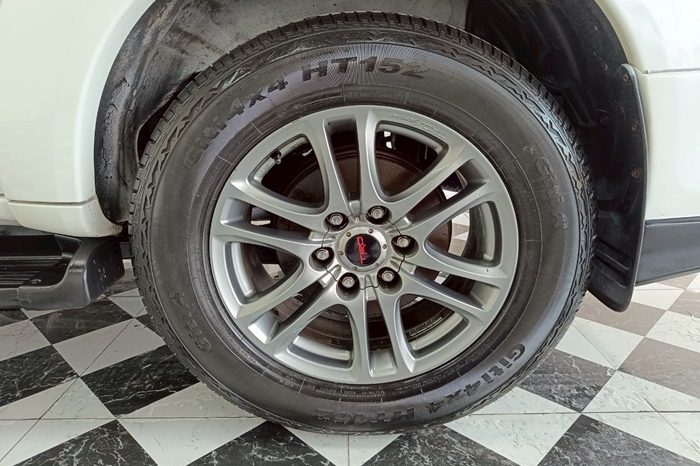 TOYOTA 4WD 2011 3.0V AT FORTUNER WHITE  5211 full