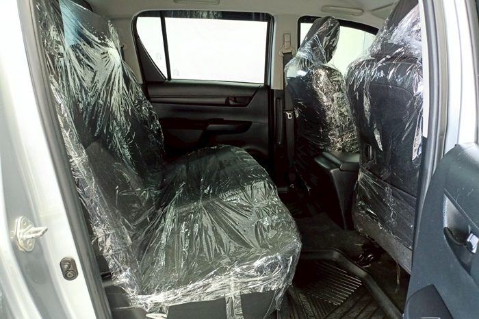 REVO 2WD 2022 2.4J AT DOUBLE CAB SILVER  6397 full