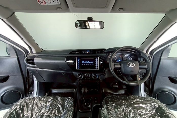 REVO 2WD 2022 2.4J AT DOUBLE CAB SILVER  6397 full