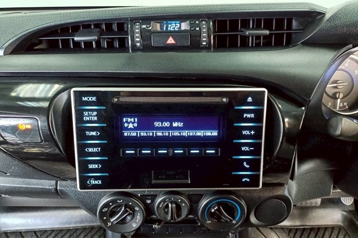 REVO 2WD 2022 2.4J AT DOUBLE CAB SILVER  6397 full