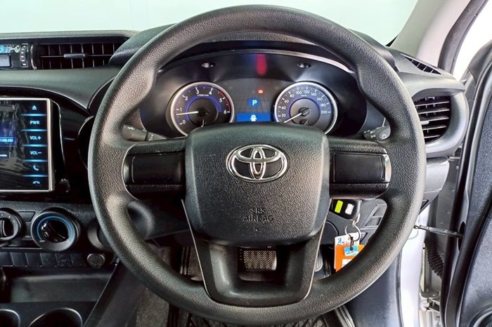 REVO 2WD 2022 2.4J AT DOUBLE CAB SILVER  6397 full