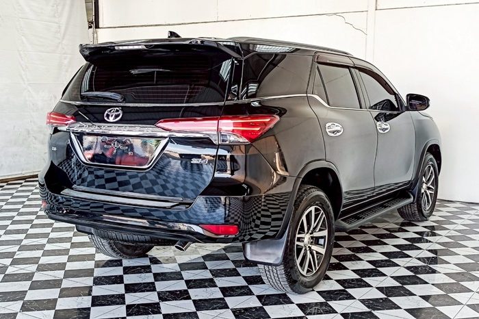 TOYOTA 4WD 2016 2.8V AT FORTUNER BLACK  6426 full