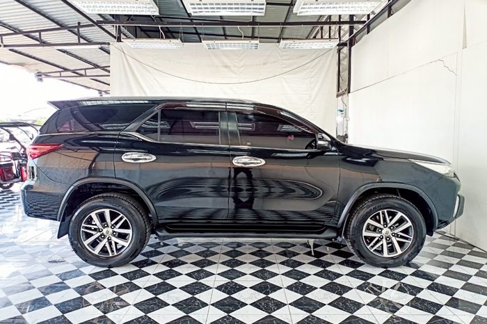 TOYOTA 4WD 2016 2.8V AT FORTUNER BLACK  6426 full