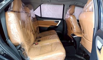 TOYOTA 4WD 2016 2.8V AT FORTUNER BLACK  6426 full