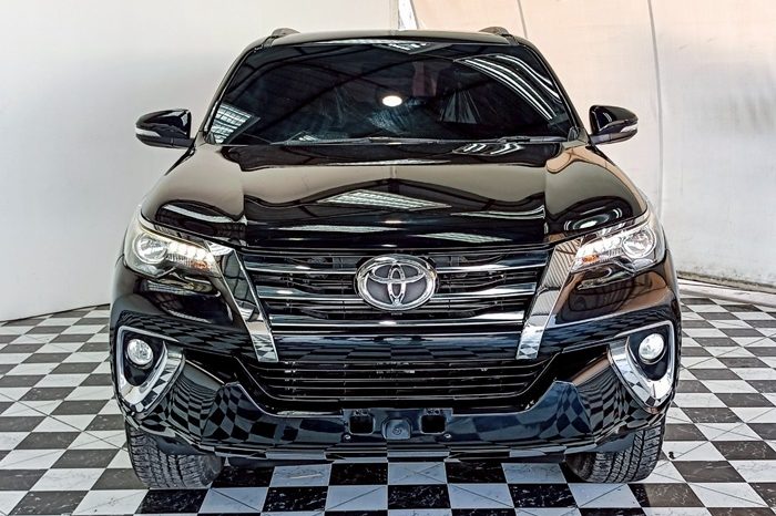 TOYOTA 4WD 2016 2.8V AT FORTUNER BLACK  6426 full
