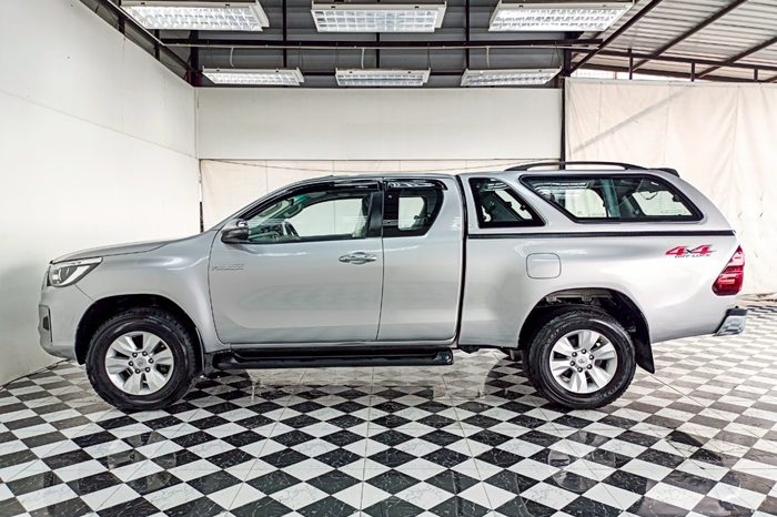REVO 4WD 2020 2.4E MT SMART CAB SILVER  8639 full