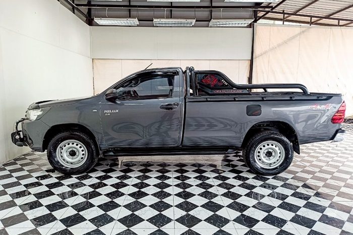 REVO 4WD 2018 2.8J MT STANDARD DARK GREY  8696 full